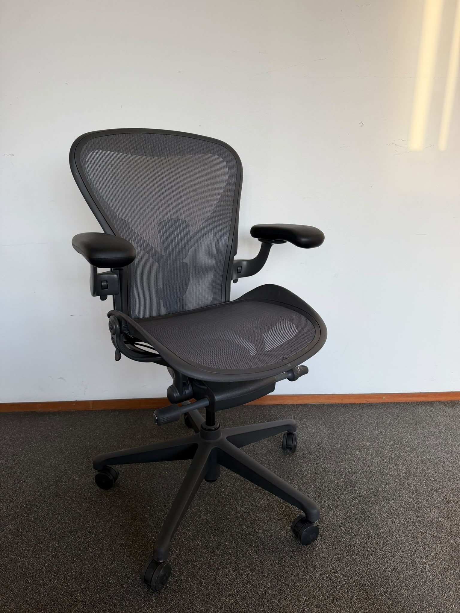 Herman Miller Aeron Remastered Graphite B - 003 